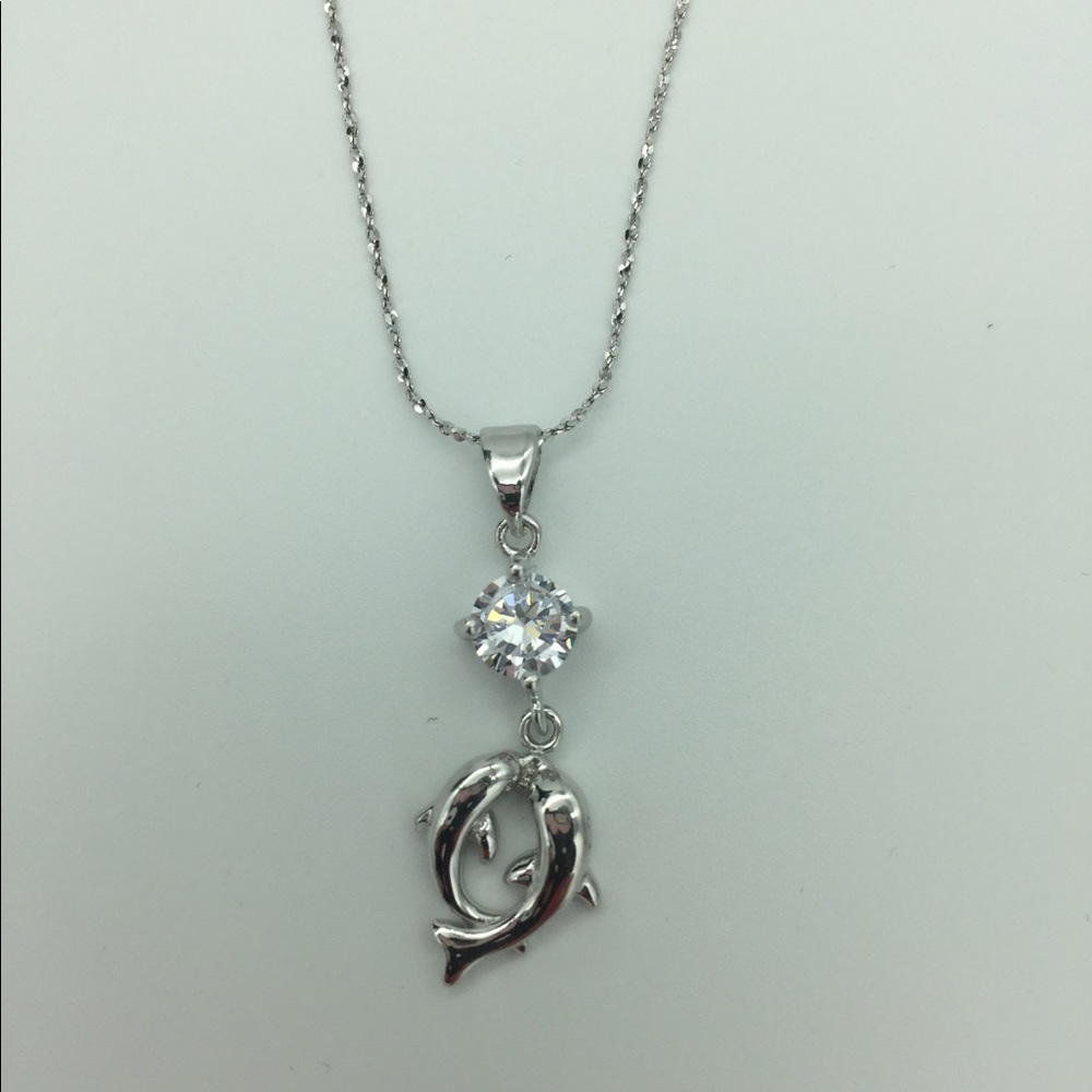 Brand new dolphin Fashion Necklace